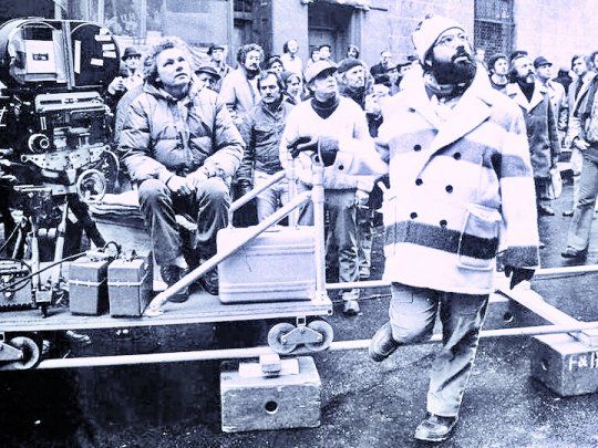 En rodaje. Francis F. Coppola dirige una escena de “El Padrino”. Al lado, el director de fotografía Gordon Willis.