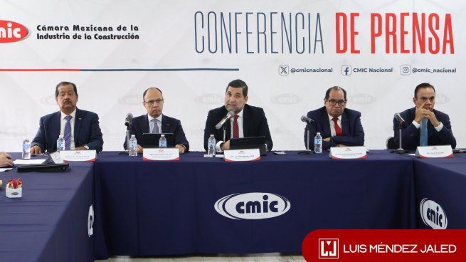 La Cámara Mexicana de la Industria de la Construcción (CMIC) alertó sobre la&nbsp;insuficiencia&nbsp;de la inversión pública en&nbsp;infraestructura&nbsp;en&nbsp;México, un problema crítico&nbsp;a menos de un año de la Copa del Mundo 2026, que el país coorganizará junto a&nbsp;Estados Unidos y Canadá.