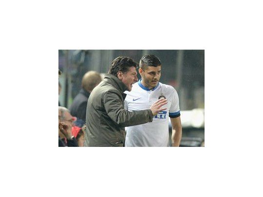 Icardi fue advertido por el entrenador de Inter por su mediática vida sentimental.