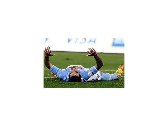 Lavezzi sufrió un desgarro ante Roma.