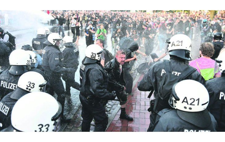 ámbito.com | Preocupación. La de funcionarios argentinos al ver lo ocurrido en Hamburgo durante la  cumbre del G-20. Buenos Aires será sede en 2018.