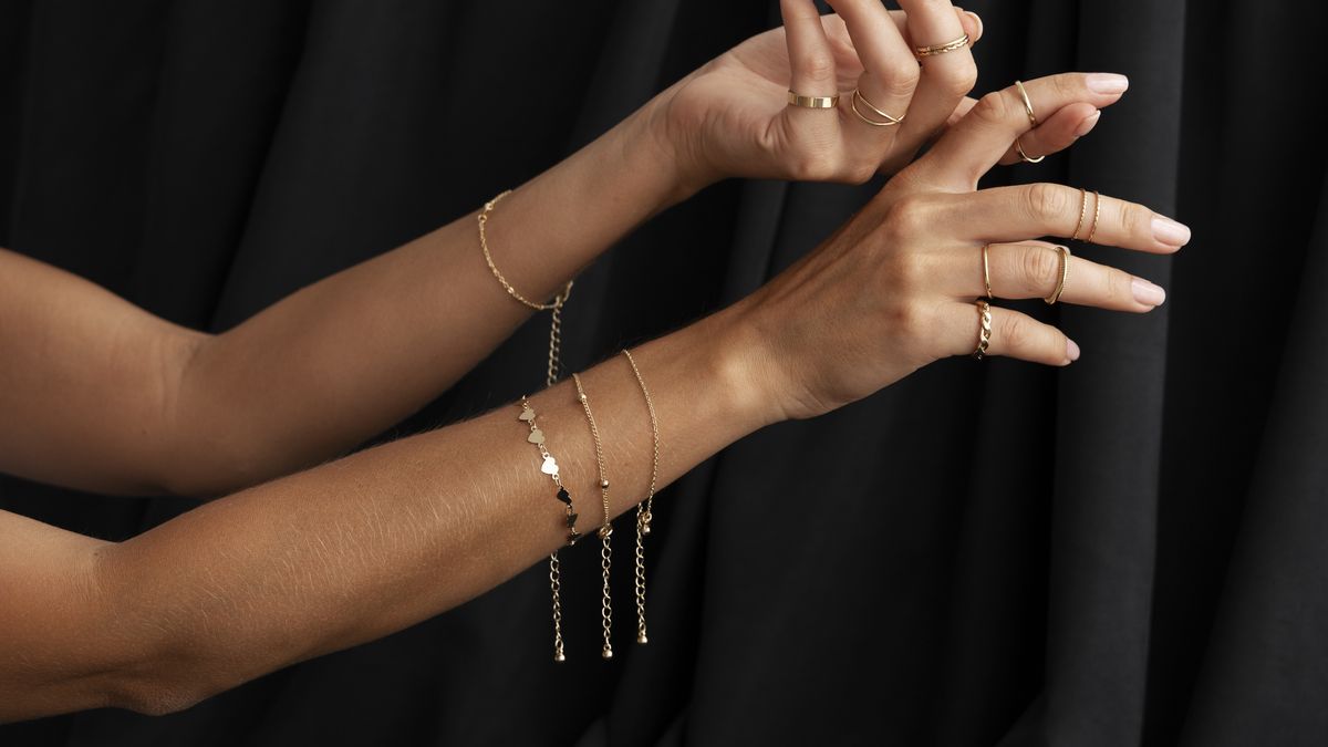 The best cleaning trick to leave your fantasy jewelry like new