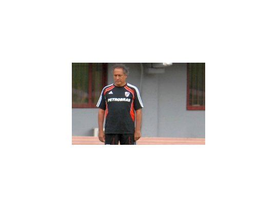El entrenador de River Plate, Juan José López.
