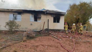 tragedia en neuquen: dos muertos y un herido tras una explosion en una escuela