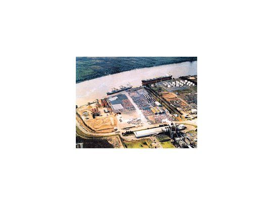La mermada cosecha de 32 millones de toneladas redujo la actividad en el puerto de Rosario y en el complejo industrial que lo rodea. La demanda mundial se ve obligada a cargar las compras en el Hemisferio Norte.