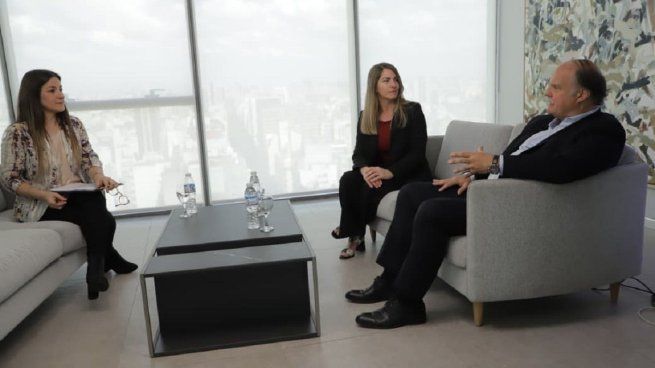 El directorcomercial del Grupo Asegurador Paraná, José M. Aramburu; y la gerente comercialdel sector privado de IAPSER Seguros, Jimena Baigorria, se refirieron a la articulación del sector con las empresas.