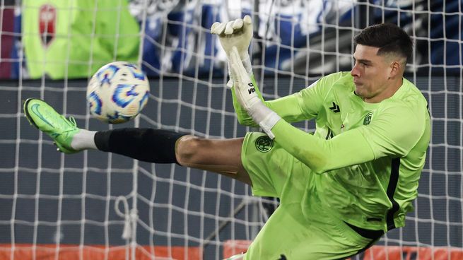 Gill fue el héroe de San Lorenzo, que avanza en la Copa Argentina.