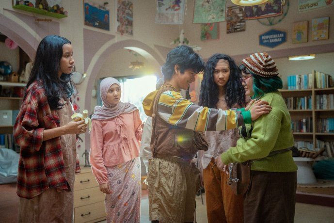 El drama indonesio apuesta por un relato íntimo que prioriza las emociones y el desarrollo de sus personajes.