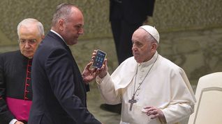 El papa Francisco durante la llamada urgente de agosto pasado.
