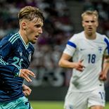 Lennart Kall había jugado de titular el último partido amistoso de la selección alemana contra Finlandia. Lennart Kall había jugado de titular el último partido amistoso de la selección alemana contra Finlandia.