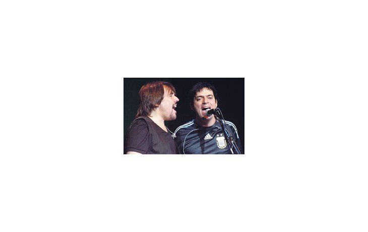 Alejandro Lerner y el brasileño Jorge Vercillo abrieron el ciclo binacional MUBA ante un Gran Rex semivacío.