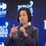 En el mundo de los flashes consiguió hacer sus primeros contactos para convertirse en una de las empresarias más importantes. En el mundo de los flashes consiguió hacer sus primeros contactos para convertirse en una de las empresarias más importantes.