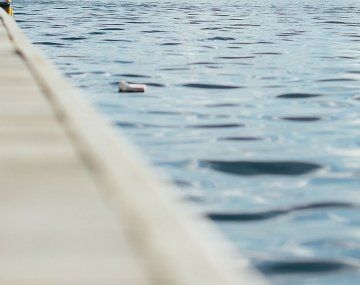 El nene fue hallado sin signos vitales en la pileta de su casa, en el barrio La Florida de Jesús María. El nene fue hallado sin signos vitales en la pileta de su casa, en el barrio La Florida de Jesús María.