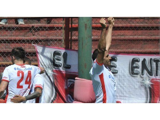 Wanchope Ábila fue la gran figura de Huracán con dos tantos (Foto: AFA).