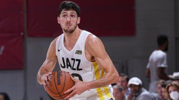 Leandro Bolmaro sigue ganando minutos en Utah Jazz en busca de jugar la próxima temporada de la NBA.