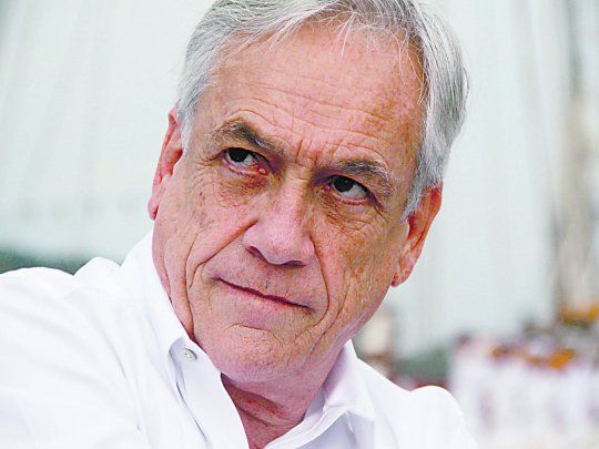 Sin paz: Piñera cambió su ministro de Salud tras el escándalo por las cifras de muertos y contagiados de coronavirus en Chile.
