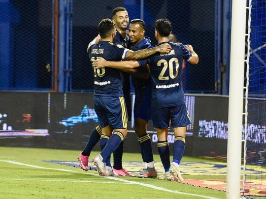 Boca vapuleó a Vélez en Liniers.