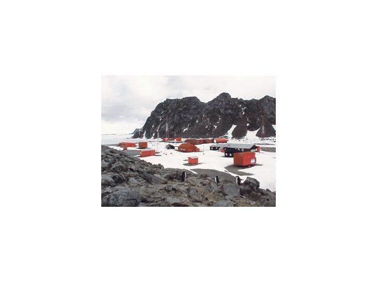 La centenaria base antártica Orcadas quedó al borde del cierre por la amenaza de quedar sin abastecimiento por  desperfectos en los  equipos encargados de acercarlo para su campaña anual.