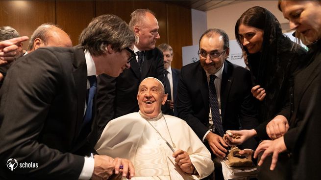 El papa Francisco participó del cierre del Encuentro Internacional del Sentido y lanzó la Universidad del Sentido