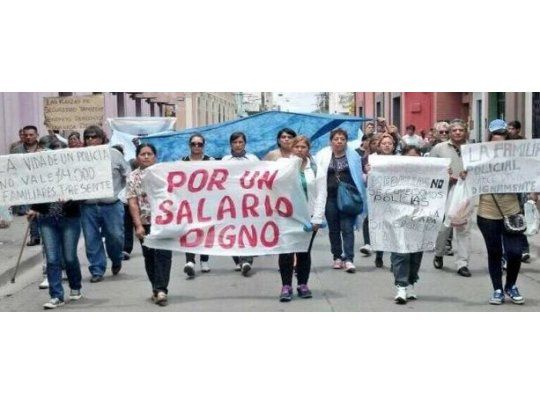 Las protestas policiales y acuertelamientos comenzaron la semana pasada en Córdoba y se extendieron a una docena de provincias.