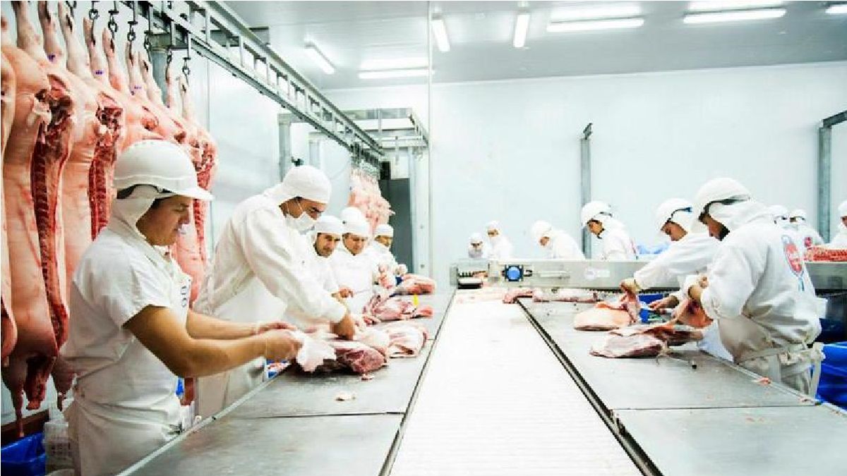 Uruguay will begin importing pork from Argentina