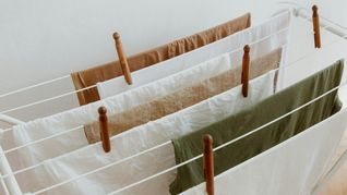 El método casero para secar cobijas más rápido que arrasa en TikTok y solo necesita un palo El método casero para secar cobijas más rápido que arrasa en TikTok y solo necesita un palo