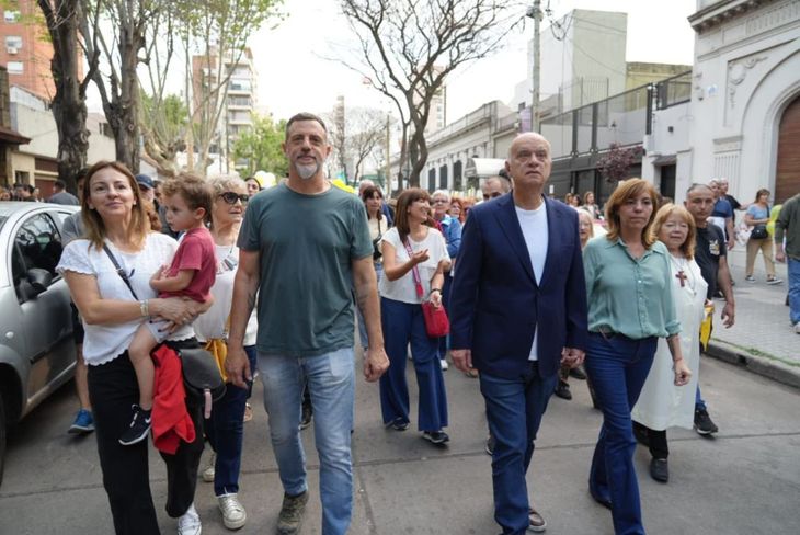 Diego Kravetz recorrió las calles de Lanús junto a Néstor Grindetti. Diego Kravetz recorrió las calles de Lanús junto a Néstor Grindetti.