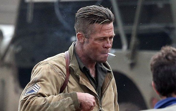 Brad Pitt fumando durante una filmación.&nbsp;