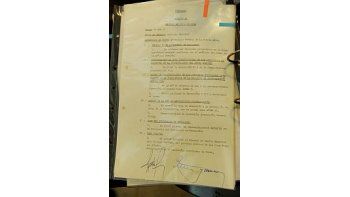 Facsímil de los documentos hallados en un sótano del edificio de la Fuerza Aérea.