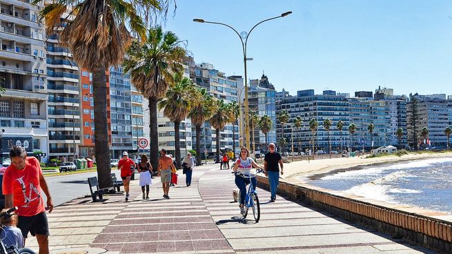 La mayoría de los argentinos se asientan en Montevideo.