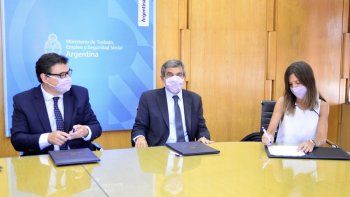 Claudio Moroni, Roberto Salvarezza y Fernanda Raverta.