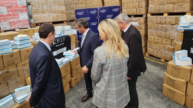 Aduana denunció la sobrefacturación de la importación de guantes de látex