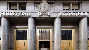 advierten que los pedidos de mayores gastos podrian llevar el deficit fiscal a 6% del pib