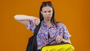 Habrá que reprogramar las vacaciones o gastar más dólares. Habrá que reprogramar las vacaciones o gastar más dólares.