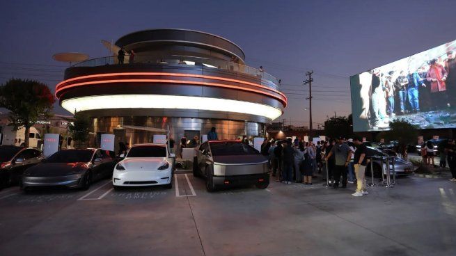 Elon Musk desembarcó en el mundo gastronómico con su Tesla Dinner.