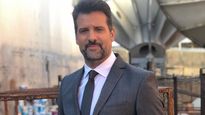 grupo de antivacunas increpo a jose maria listorti y lo tildaron de genocida