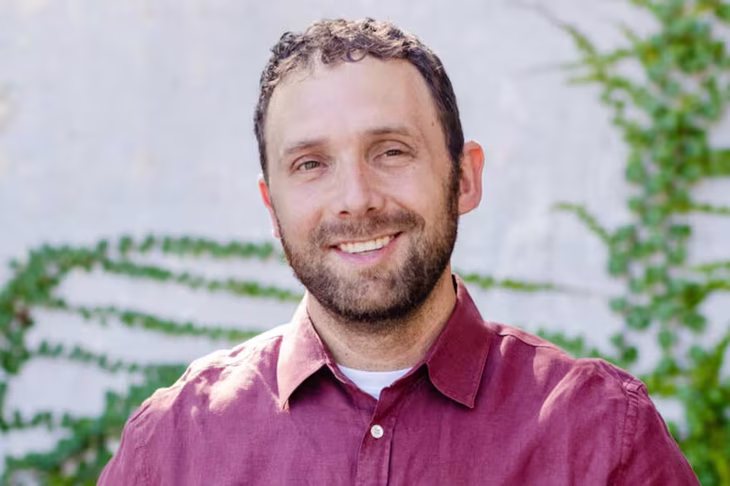 Desde su experiencia con el cáncer, Lukas Walton decidió orientar los millones heredados hacia causas solidarias y el cuidado del medio ambiente. Desde su experiencia con el cáncer, Lukas Walton decidió orientar los millones heredados hacia causas solidarias y el cuidado del medio ambiente.