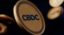 El presidente Joe Biden firmó una orden ejecutiva en marzo de 2022 instando a la Fed a explorar la implementación de una posible CBDC.