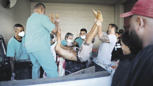POSTAL. La mayoría de los cuerpos llegaron sin vida al hospital.
