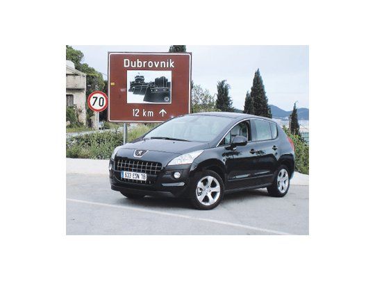 El Peugeot 3008 se produce en la planta francesa de Sochaux a un ritmo de 350 unidades por día y se proyecta un volumen de ventas de 80.000 unidades en 2010.