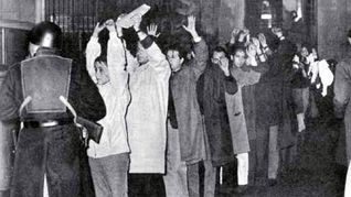 Imágenes de la fatídica noche de los Bastones Largos, uno de los hechos represivos más recordados de la dictadura de Onganía.