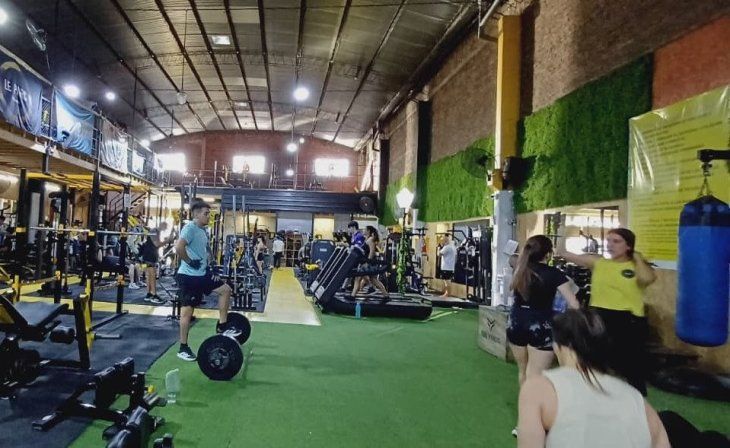 La temporada previa al verano impulsa la venta de indumentaria deportiva en gimnasios y comercios (Foto: Littl3_fl0ppa IG) La temporada previa al verano impulsa la venta de indumentaria deportiva en gimnasios y comercios (Foto: Littl3_fl0ppa IG)