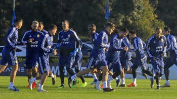 Antes de la práctica de la Selección, el plantel se sometió a un control antidoping sorpresa.