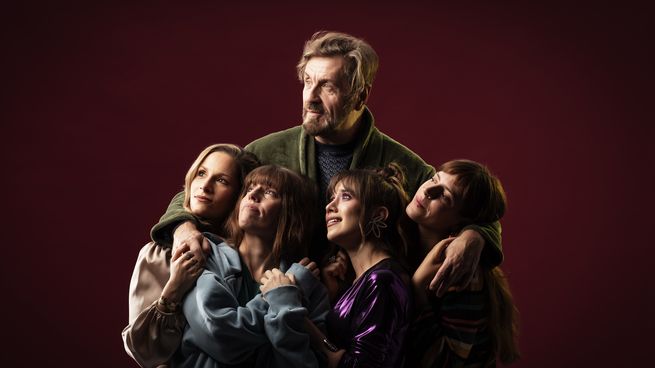 “Amanece de noche” está protagonizada por Mechi Bove, Sheila Saslavsky, Sonia Aleman, Julieta Presutto y Rolo Sosiuk.&nbsp;