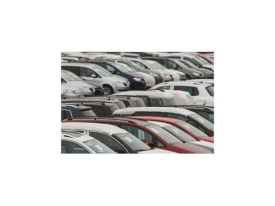 Suspendieron ayer venta de autos por demora en decreto