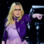 Madonna vuelve con nueva música. Madonna vuelve con nueva música.