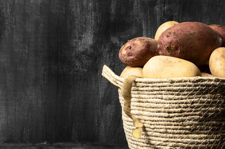 El camote también es llamado batata, papa dulce, patata dulce, moniato o boniato. El camote también es llamado batata, papa dulce, patata dulce, moniato o boniato.