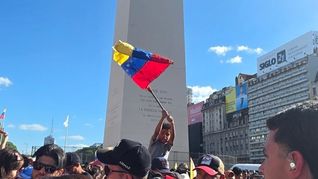 La movilización en el Obelisco concentró a manifestantes a favor del operativo militar. La movilización en el Obelisco concentró a manifestantes a favor del operativo militar.