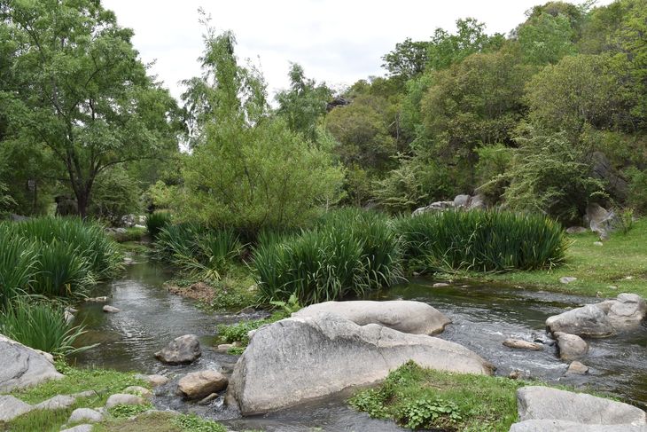 Con sus cascadas y cerros, La Falda invita a recorrer un paraíso natural lleno de historias por contar. Con sus cascadas y cerros, La Falda invita a recorrer un paraíso natural lleno de historias por contar.