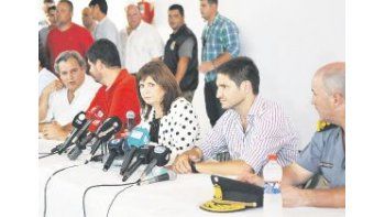La ministra de Seguridad, Patricia Bullrich, ayer en la provincia de Santa Fe junto a funcionarios de su ministerio  dio una conferencia de prensa para referirse al caso de la triple fuga que puso en crisis al  Gobierno.